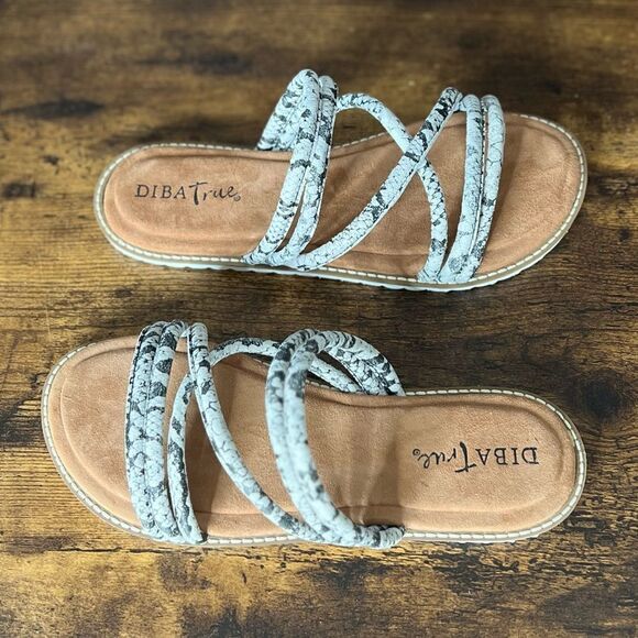 Diba True Cedar Cove Leather Strappy Slide Sandals in Gray Snakes, Size 6. New! - Picture 3 of 16